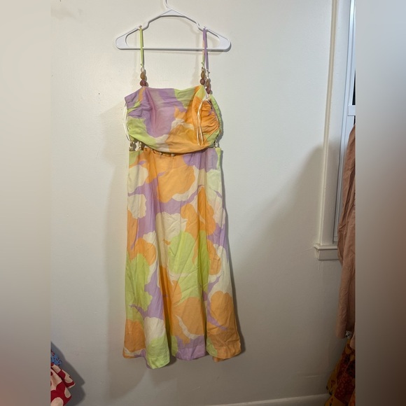 Georgie Beaded Waist Midi Dress
AMUR - Picture 9 of 9